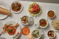 Sunday Hotel & Convention Centre by CheckIn, Vadodara - พร้อมอาหารเช้า