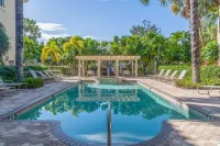 Holmes Beach Shoreline Suites