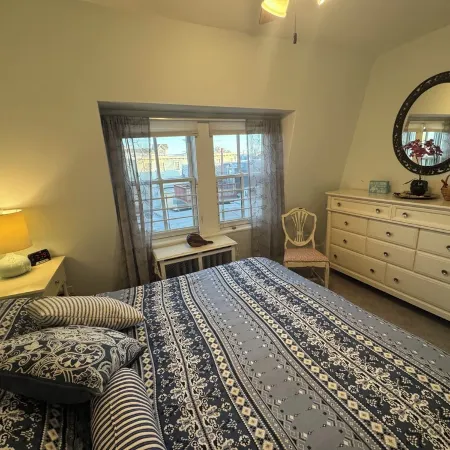 Cozy 2 Br Apt in Historic Cape May, NJ