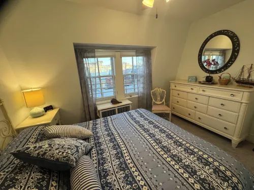 Cozy 2 Br Apt in Historic Cape May, NJ