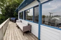 Hampton House • w/Hot Tub • Sleeps 16 • Luxury Beach Escape