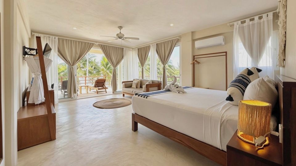 Noah Beach Hotel & Suites