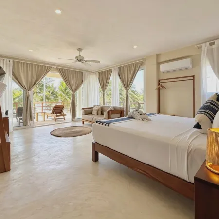 Noah Beach Hotel & Suites