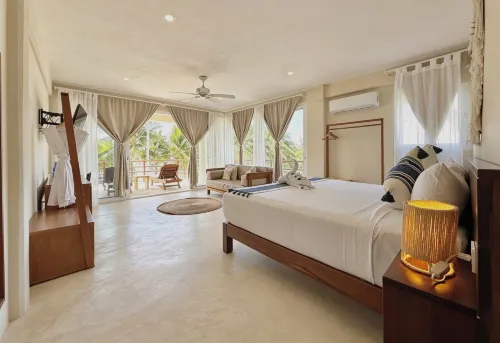 Noah Beach Hotel & Suites