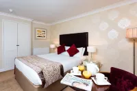 Red Hall Hotel - parking