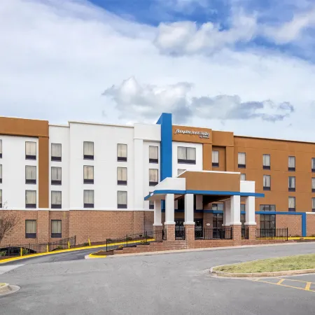 Hampton Inn & Suites Augusta West