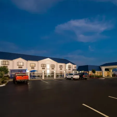 Days Inn by Wyndham Troy