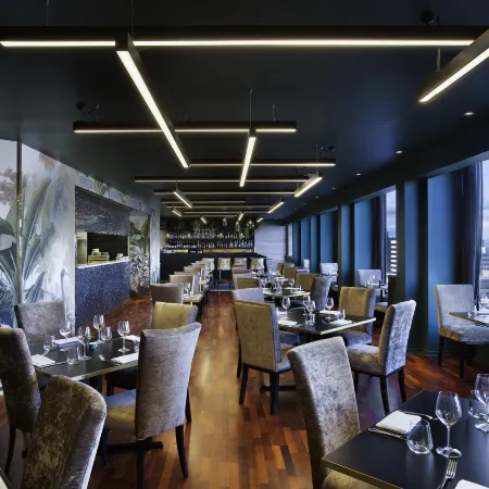 Mövenpick Hotel Wellington Отели рядом с достопримечательностью «Музей Те-Папа-Тонгарева»