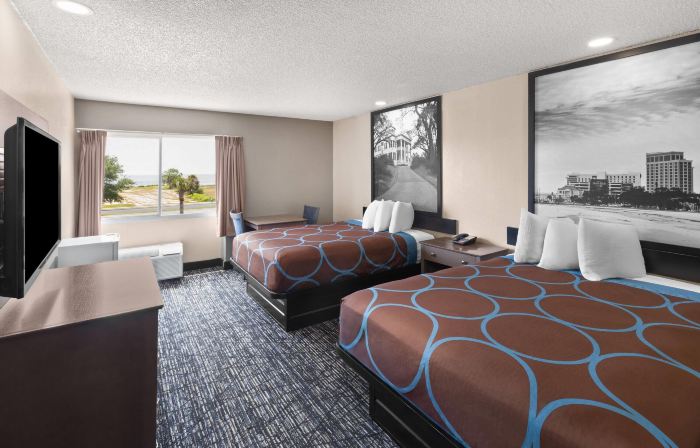 Super 8 by Wyndham Biloxi