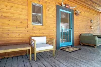 Red Elephant 4BR - Fire Pit - River & Downtown