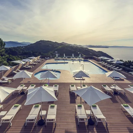Mercure San Sebastián Monte Igueldo Отели рядом с достопримечательностью «Пляж Ондаретта»