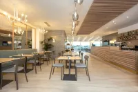 115 the Strand Hotel by Neu Collective - Barer