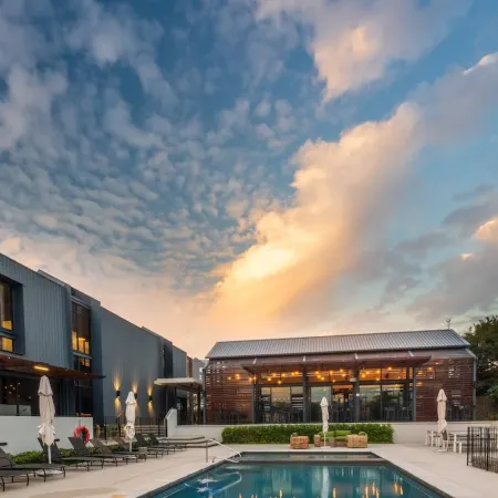 Serene Riverside Apartment in Midrand - Perfect Retreat