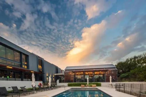 Serene Riverside Apartment in Midrand - Perfect Retreat - 3-Star
