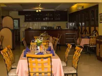 Crown Royale Hotel Hotels in Balanga