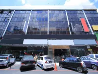 Safari Hotel - parking