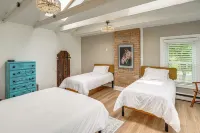 Horse Racing & Skiing in Greenwich: Dogs Welcome - 3-Star