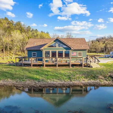 Ember Shoals Resort | On the White River, Cotter AR
