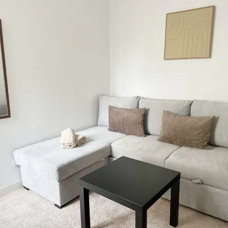 Charming Studio Steps from City Center