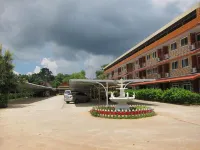 บ้านบางรัก เรสซิเดนซ์ - ที่มีที่จอดรถ
