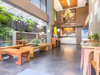 Silom Forest Exclusive Residence Hôtels à proximité de : Silom Soi 2