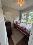 Lake Front Cottage in Michigan's Harbor Country "Sandy Shores 2"