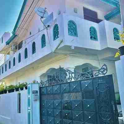 Jay Lux Apartments Negombo Hotel Exterior