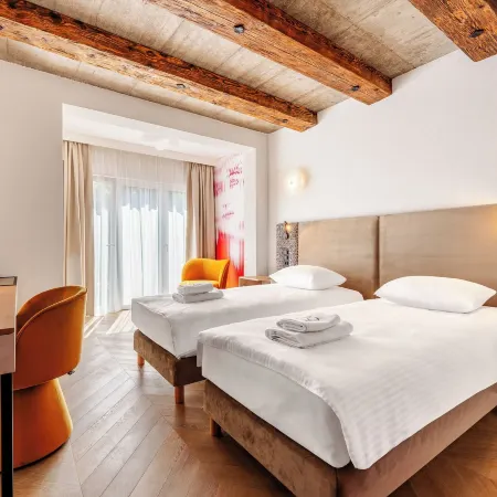 Art Queen Aparthotel