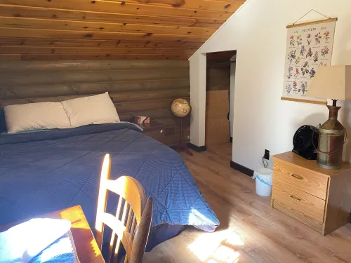 Valdez Lodge - Homestay