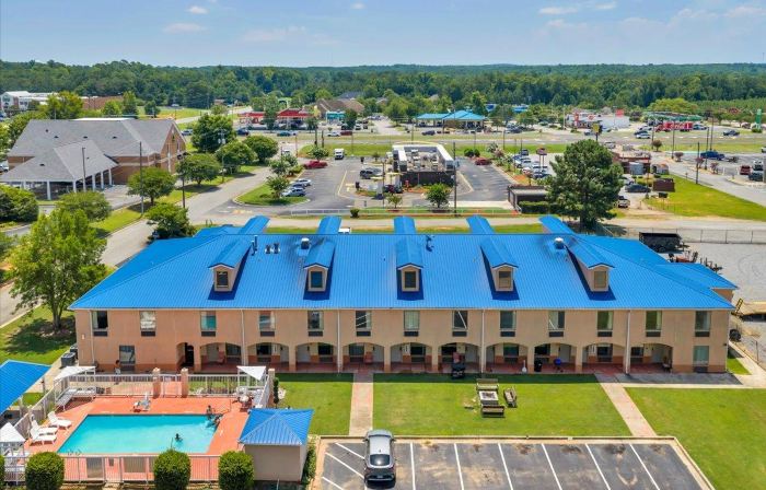 Gray Inn & Suites