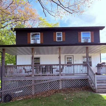 Spacious Lake home. Great for family/friends  getaway.  sleeps 10