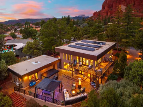 NEW Luxe Chapel Garden Retreat Chapel Views - 4-Star