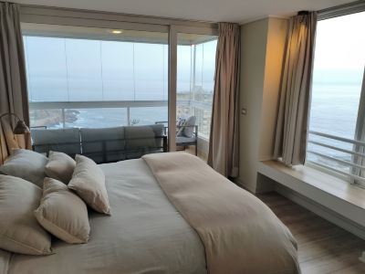 Modern 4BR Apartment with Ocean View