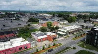 Beautiful 2bd/1ba Above Craft Coffee Shop, Downtown, by Apsu - 4-Star
