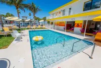 Sunset Inn and Cabanas - Beach