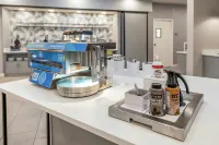 Tru by Hilton Madison East - breakfast