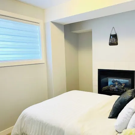 Two Brbasement Suite