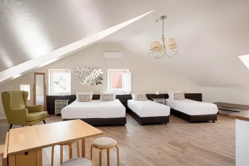 Top Floor (up to 4)   Sui7es Guest House Cascais - Condos
