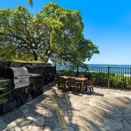 New! Top Floor! Spacious Oceanfront Condo with Amazing Lanai and A/C!