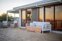 West Beach Holiday Home - Boutique