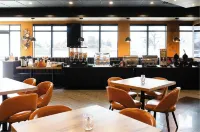 Ramada by Wyndham Surrey/Langley - Gym