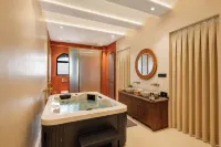 ELIVAAS Prive Heaven 6BHK Villa wth Pool -  case vacanza in affitto