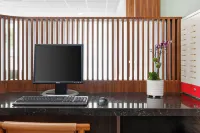 Gateway Hotel Santa Monica - Business