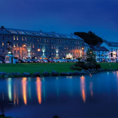 Westport Coast Hotel