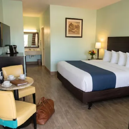 The Island Hotel Near Beach Port Aransas