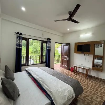 Snow Mount View Hotels near Chamunda Devi Devi kothi