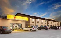 Super 8 by Wyndham Macomb - 2-Star
