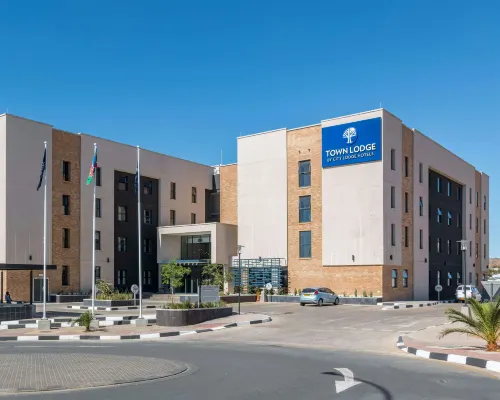 Town Lodge Windhoek, Namibia - parking
