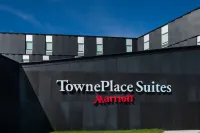 薩斯卡通萬豪TownePlace套房酒店 - 泳池