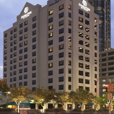 دبل تري باي هيلتون هوتل آند سويتس جي... Hotels near محطة إكستشينج بليس باث